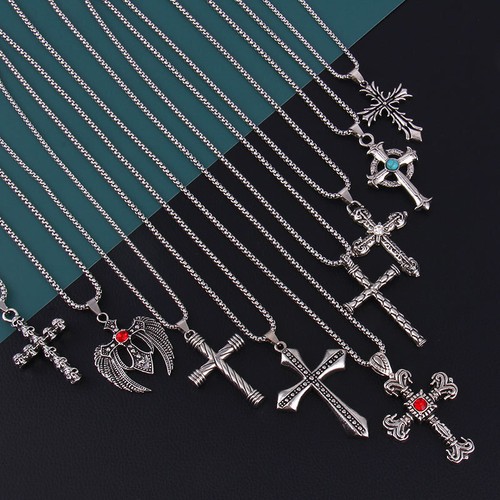Collana con ciondolo croce