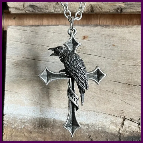Collana con ciondolo croce